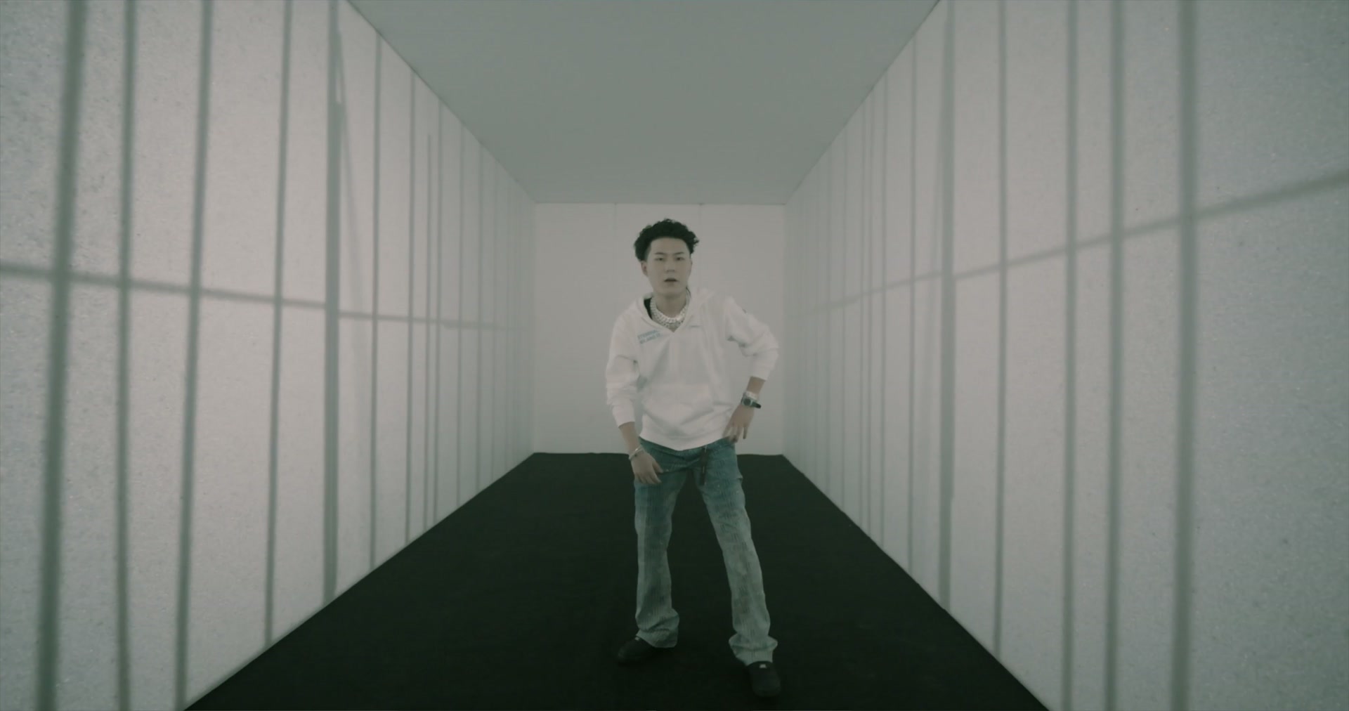 Lil Asian《HIGH IN THE CLOUD》 still 11